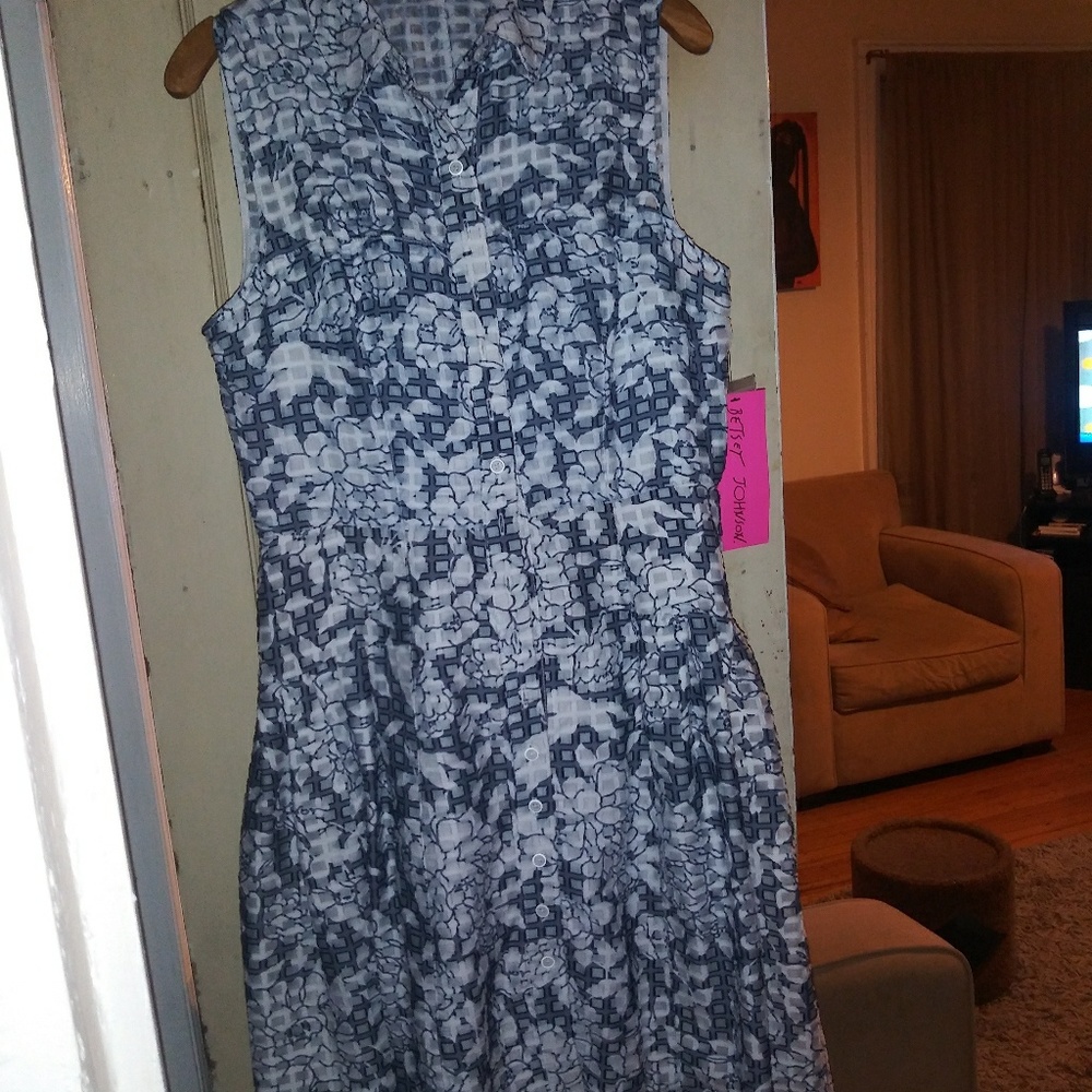 Dress. Tag is off but the dress has never been worn.